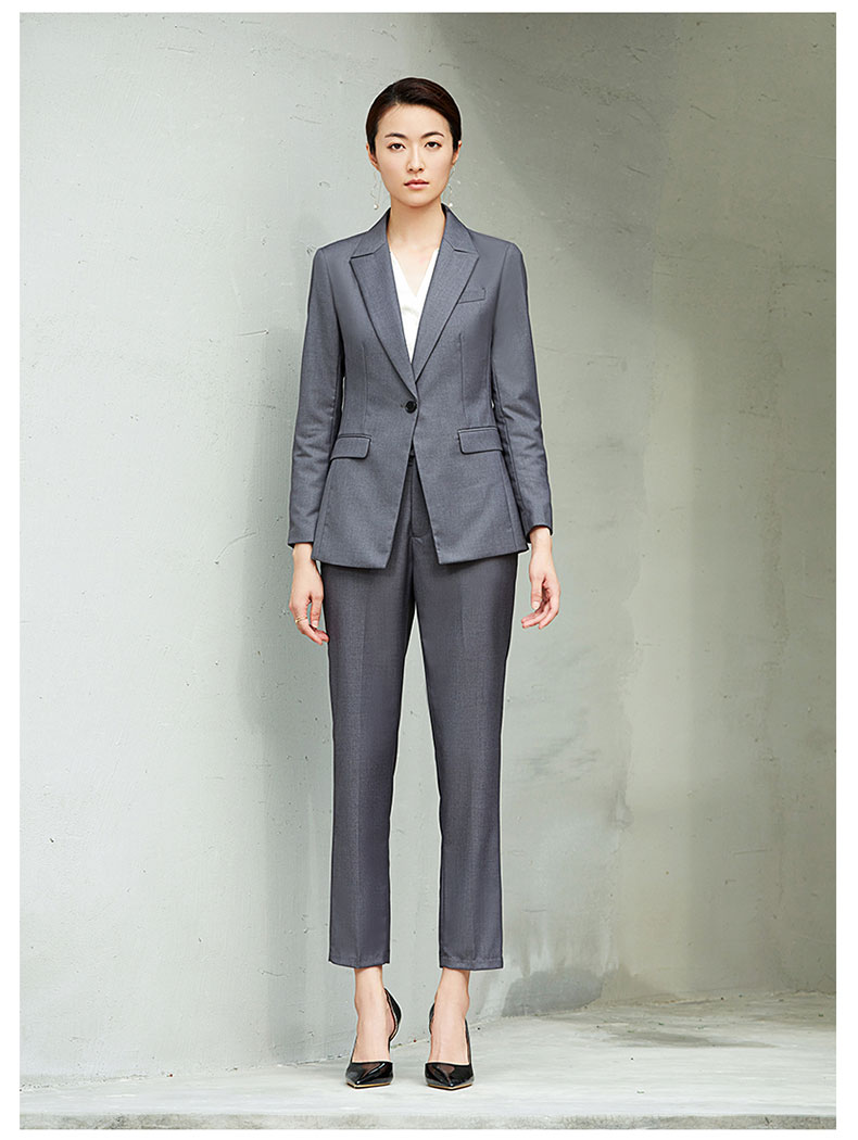 女款灰色一?？畚鞣籽b定制款圖片